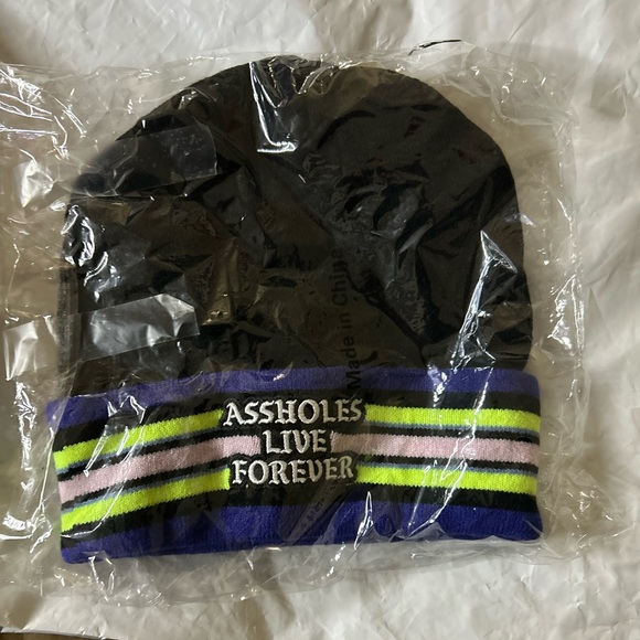 Graphics Bernie’s , (WINNERS CHOICE) one 8$ two 14$ three 18$ four 20$ - Picture 8 of 11